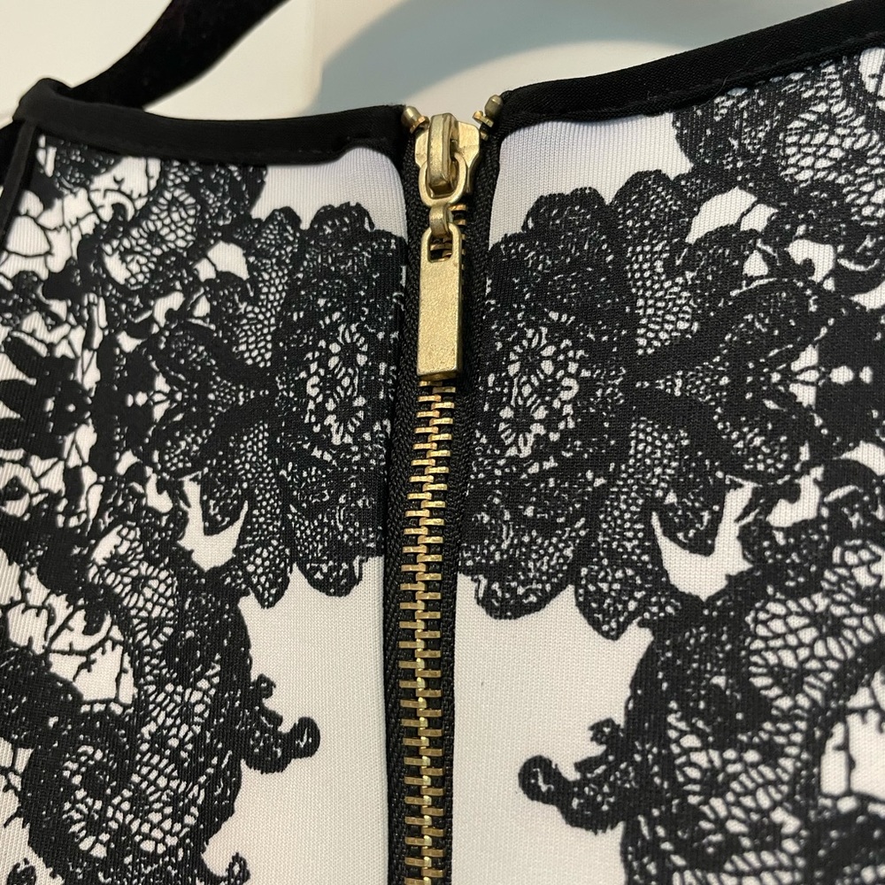 Black and White Lace Print Bodycon Dress - Picture 3 of 5